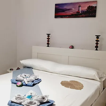 Precious 3 Bedroom, Oasis De Fanabe Wifi Free אדחה