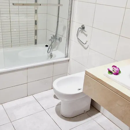 بيت للعطل Precious 3 Bedroom, Oasis De Fanabe Wifi Free