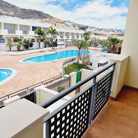 Semesterbostad Precious 3 Bedroom, Oasis De Fanabe Wifi Free *