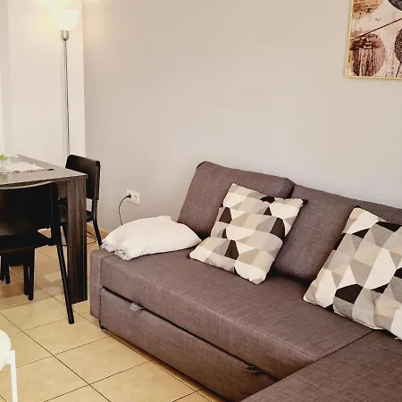 Precious 3 Bedroom, Oasis De Fanabe Wifi Free Semesterbostad