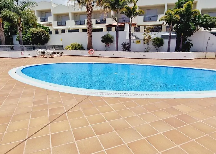 Precious 3 Bedroom, Oasis De Fanabe Wifi Free Дом отдыха *