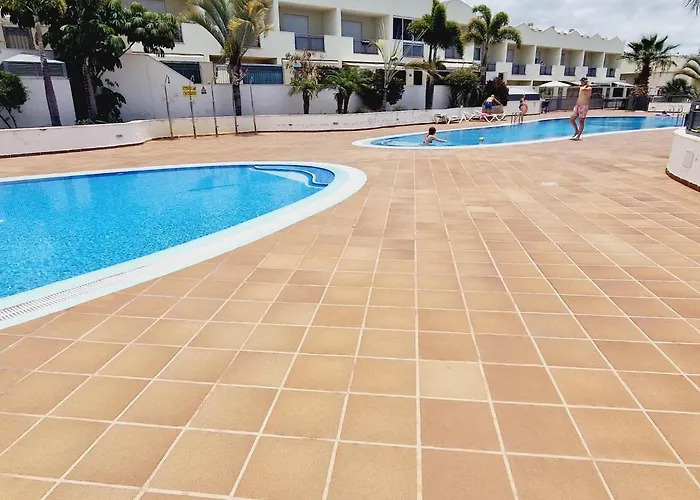 Precious 3 Bedroom, Oasis De Fanabe Wifi Free *